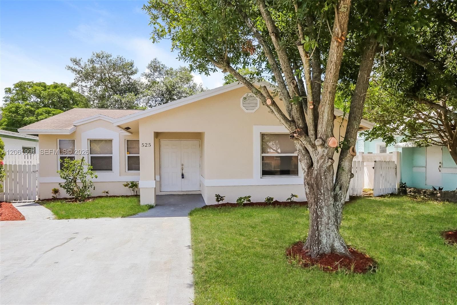 525 20th Ave N, Lake Worth, FL 33460
