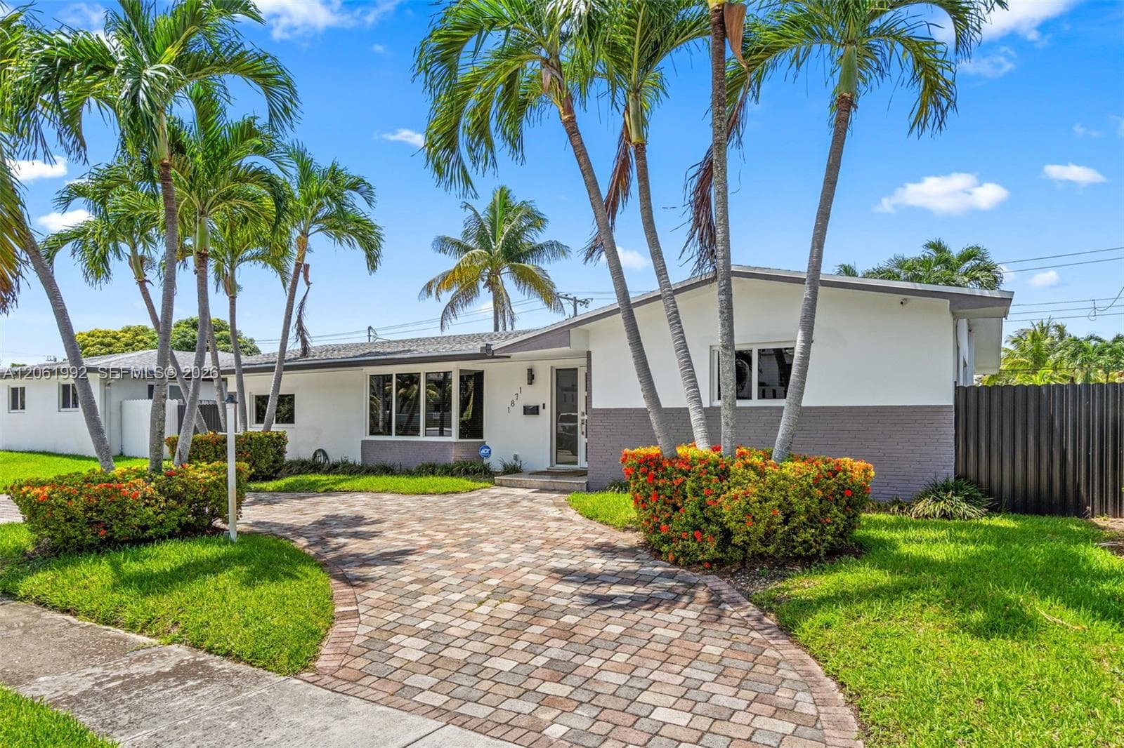 1871 NE 186th St, North Miami Beach, FL 33179 — zdjęcie 3