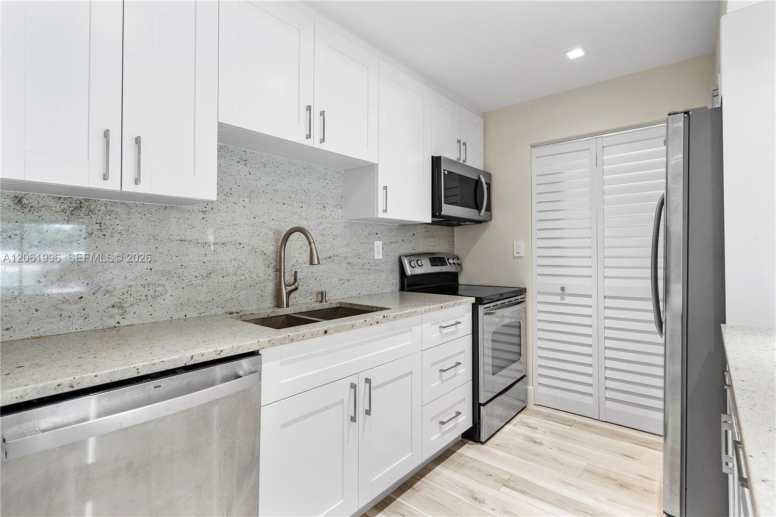 230 Lakeview Dr # 106, Weston, FL 33326 — zdjęcie 4