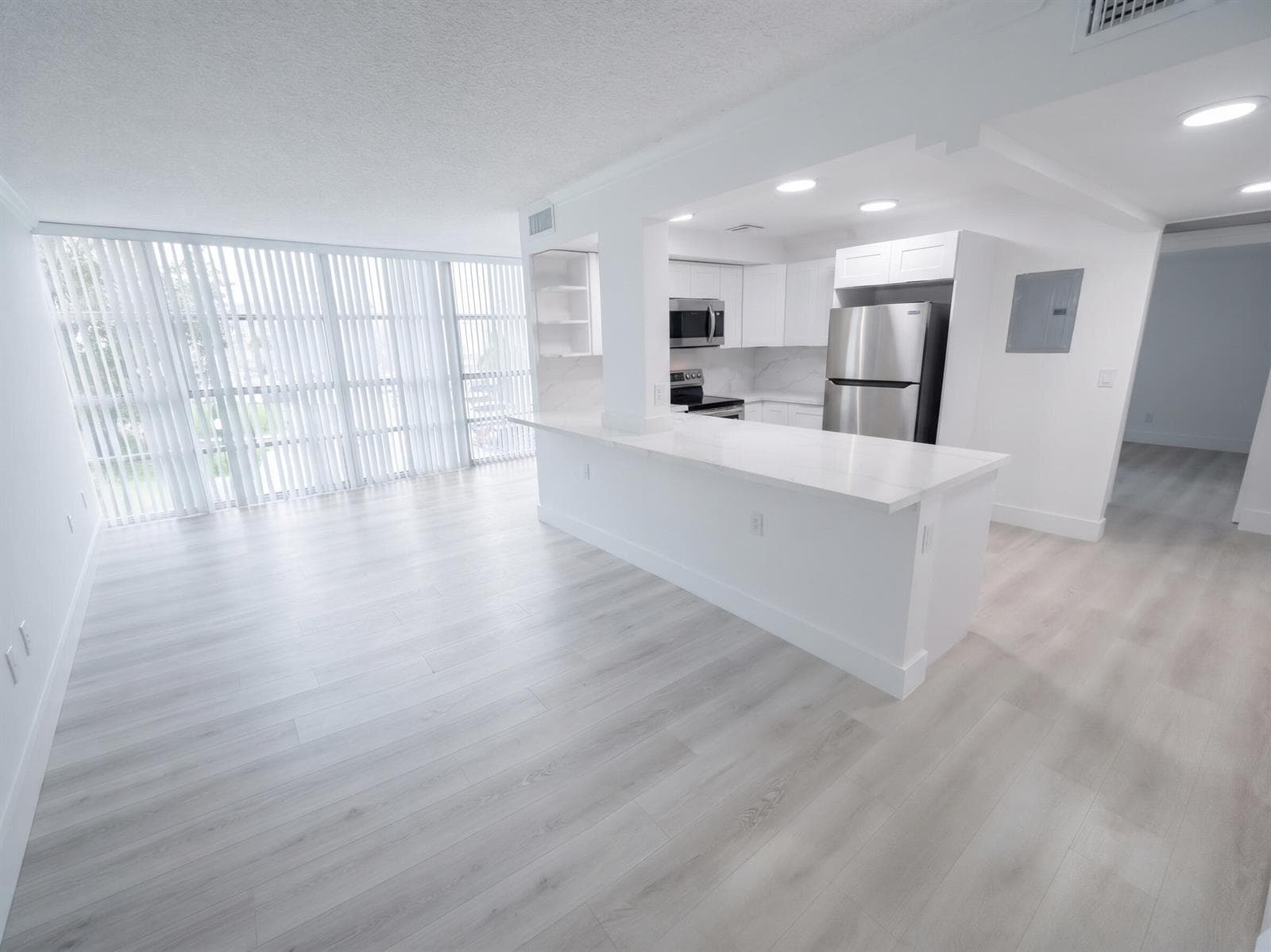 801 Three Islands Boulevard # 209, Hallandale Beach, FL 33009 — zdjęcie 2