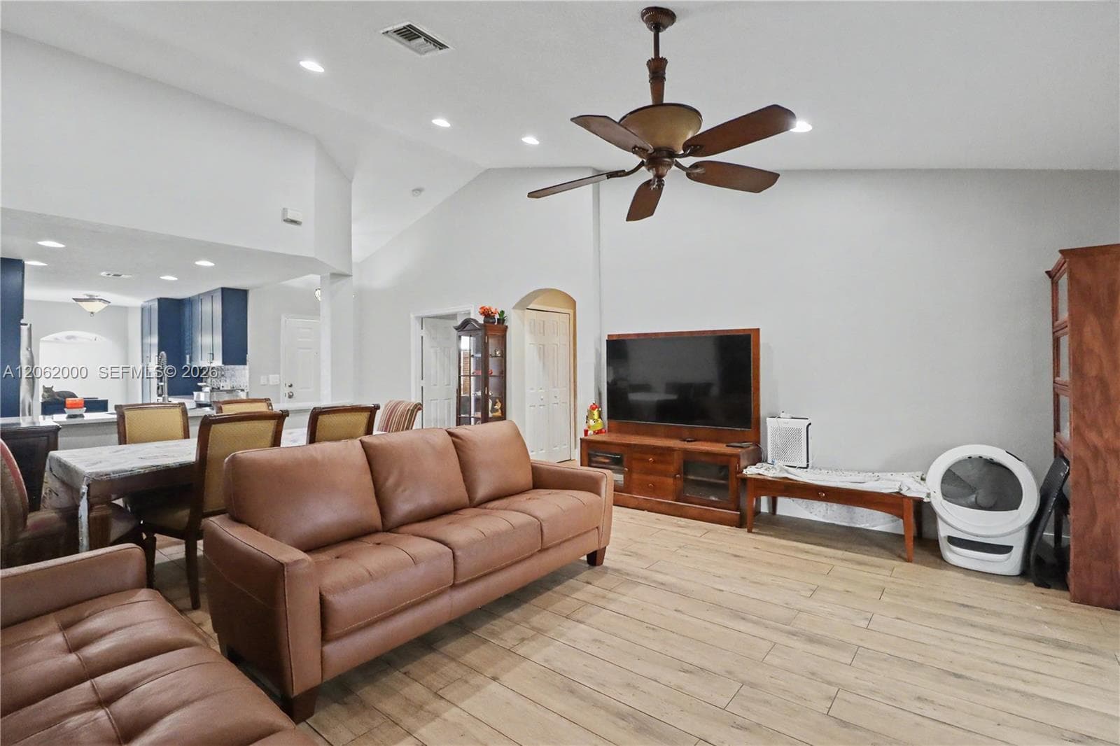 572 SE 18th Dr, Homestead, FL 33033 — zdjęcie 4