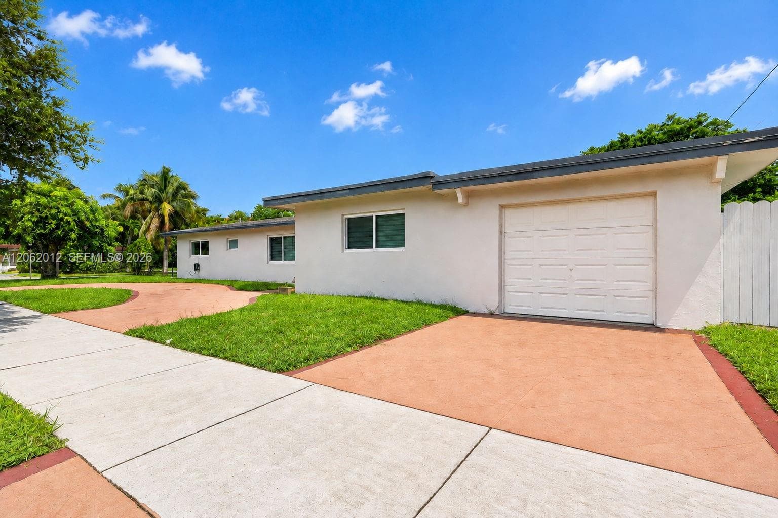 17200 NE 15th Ave, North Miami Beach, FL 33162 — zdjęcie 4