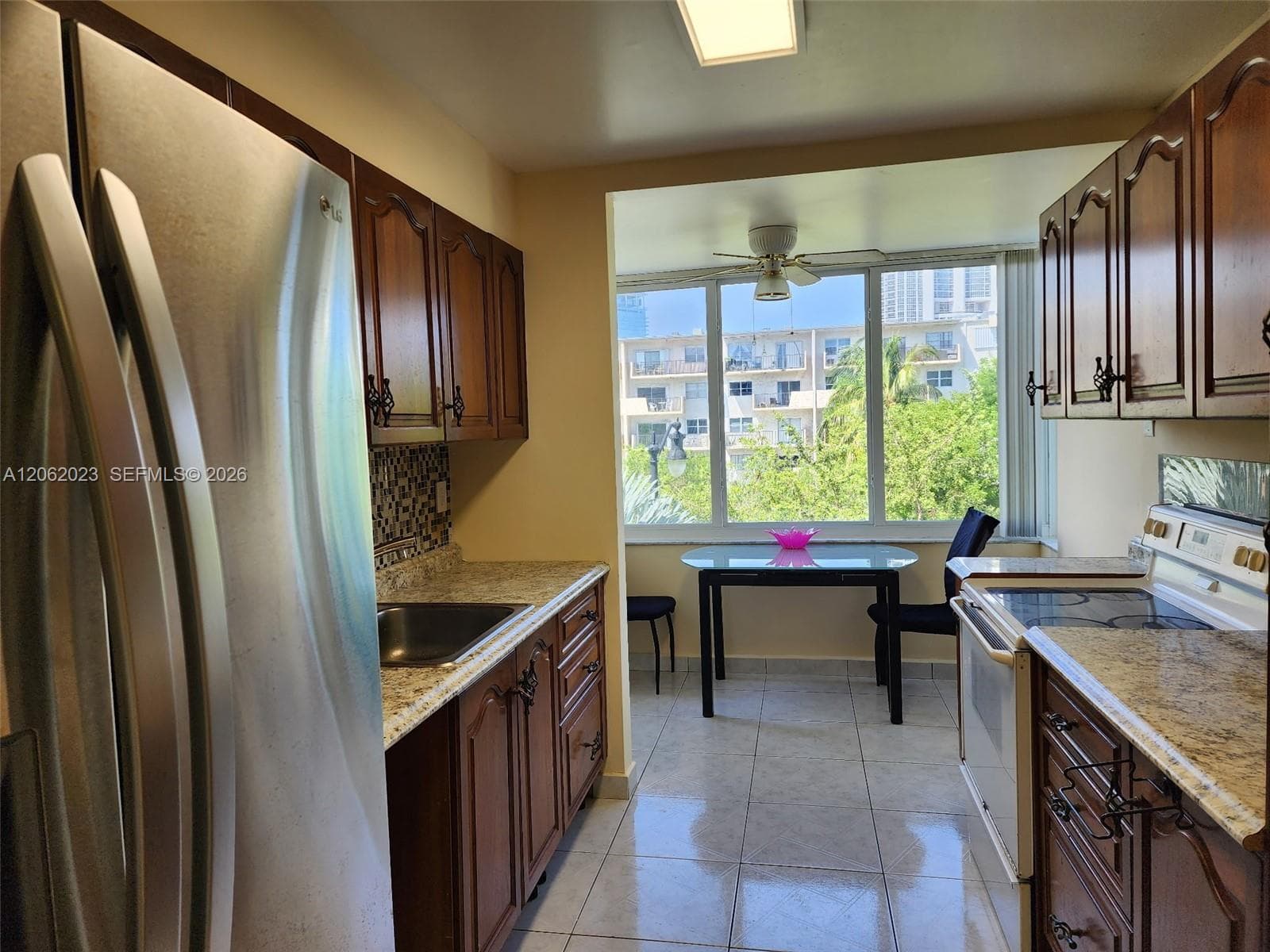 250 180th Dr # 301, Sunny Isles Beach, FL 33160 — zdjęcie 2