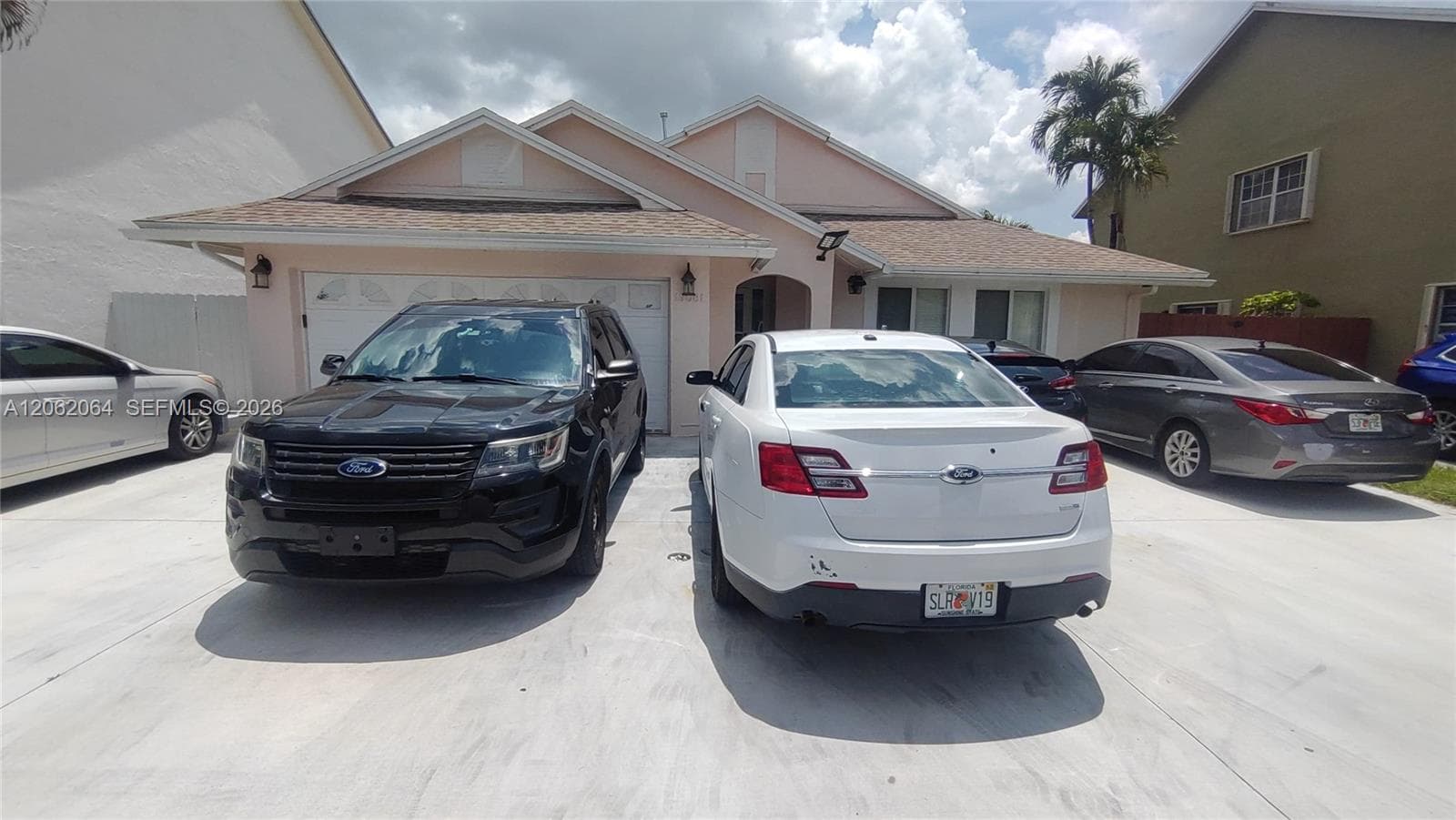 19081 NW 77th Ct # 1, Hialeah, FL 33015 — zdjęcie 3