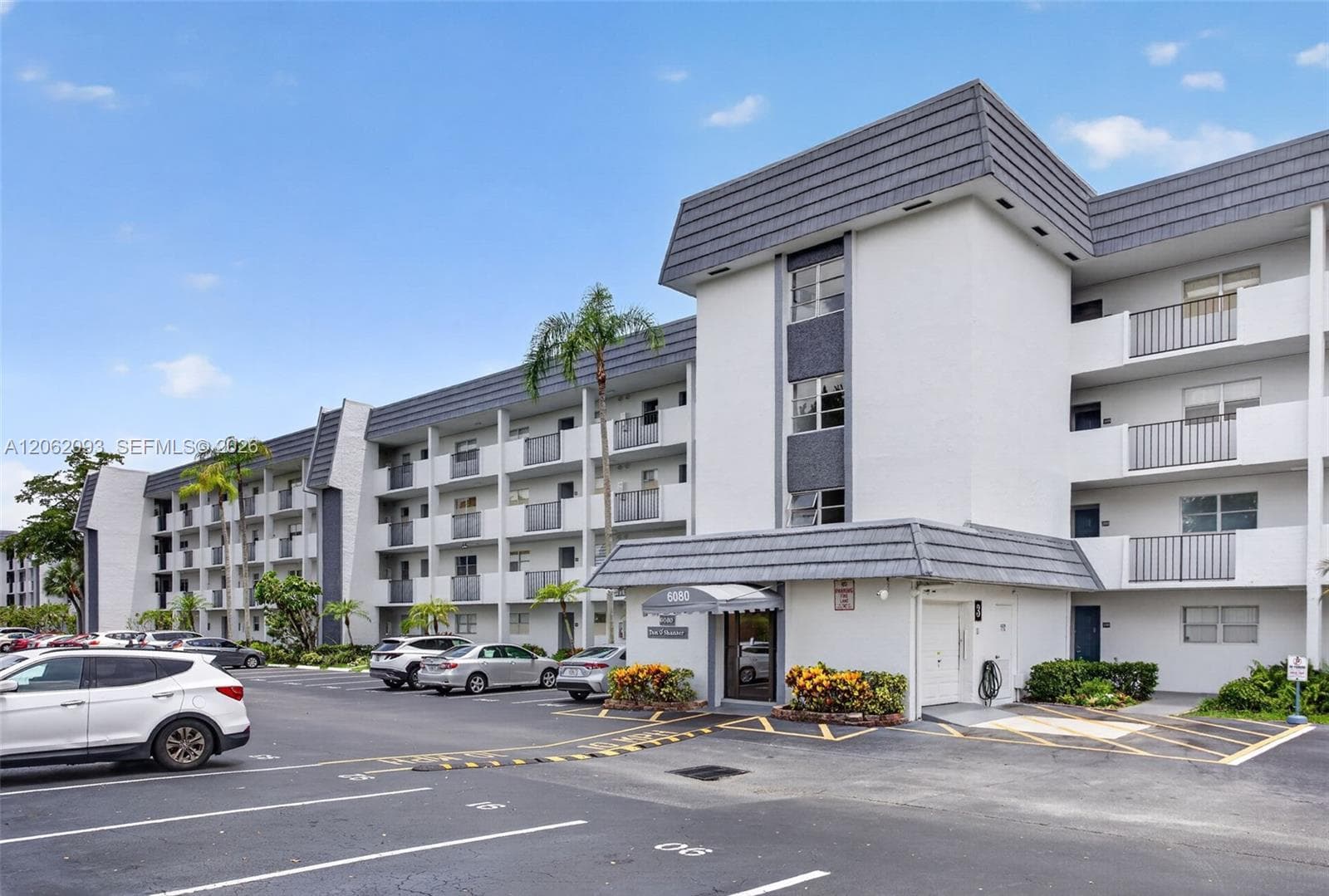 6080 NW 44th St # 410, Lauderhill, FL 33319