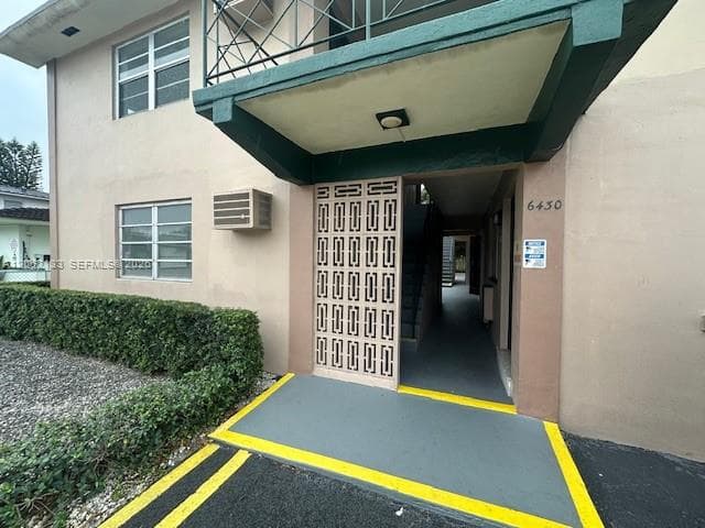 6430 W Flagler St # 6, Miami, FL 33144