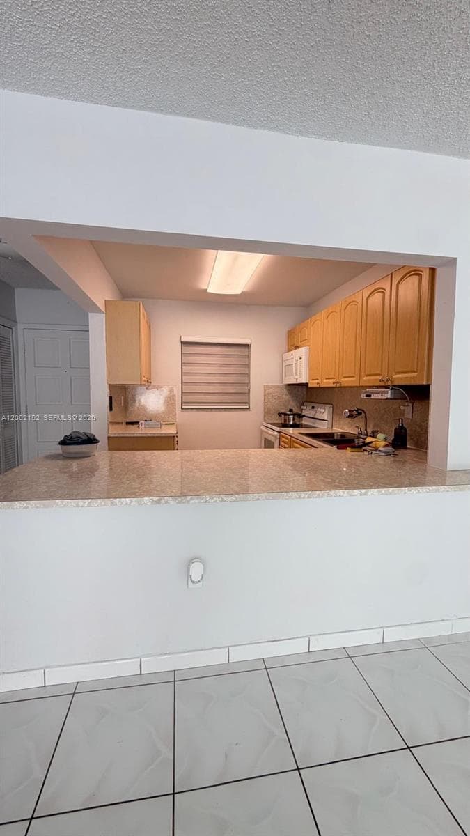 120 Royal Palm Rd # 111, Hialeah Gardens, FL 33016 — zdjęcie 2