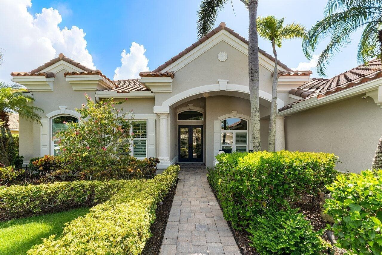 19060 SE KOKOMO Lane N, Jupiter, FL 33458