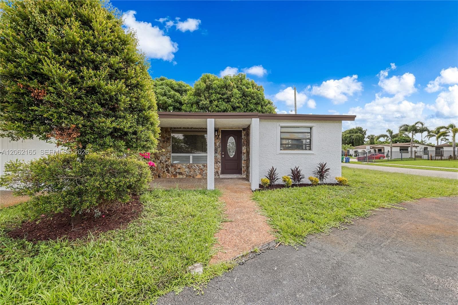 820 NW 38th Ave, Lauderhill, FL 33311