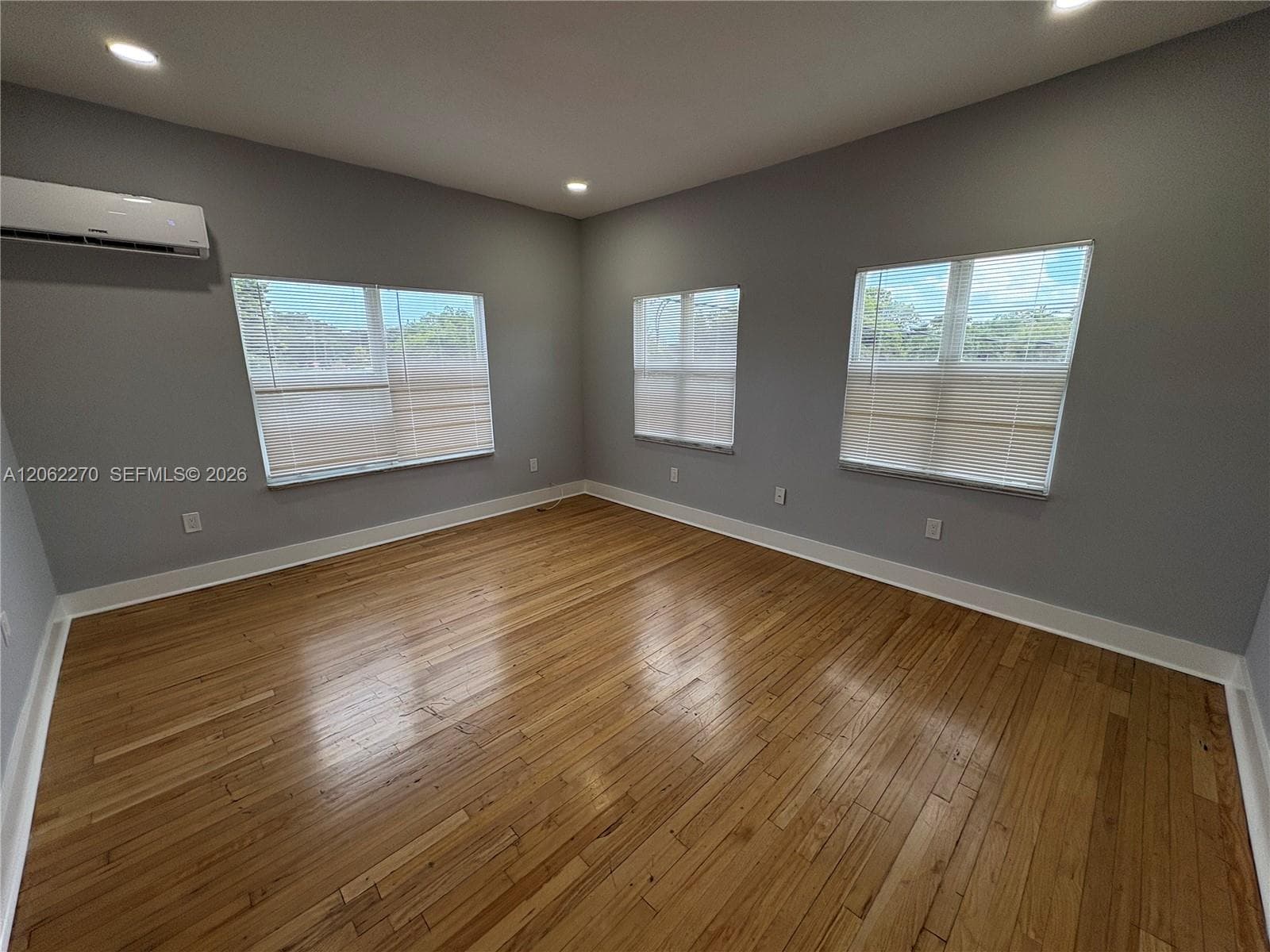 3237 SW 4th St # 9, Miami, FL 33135 — zdjęcie 2