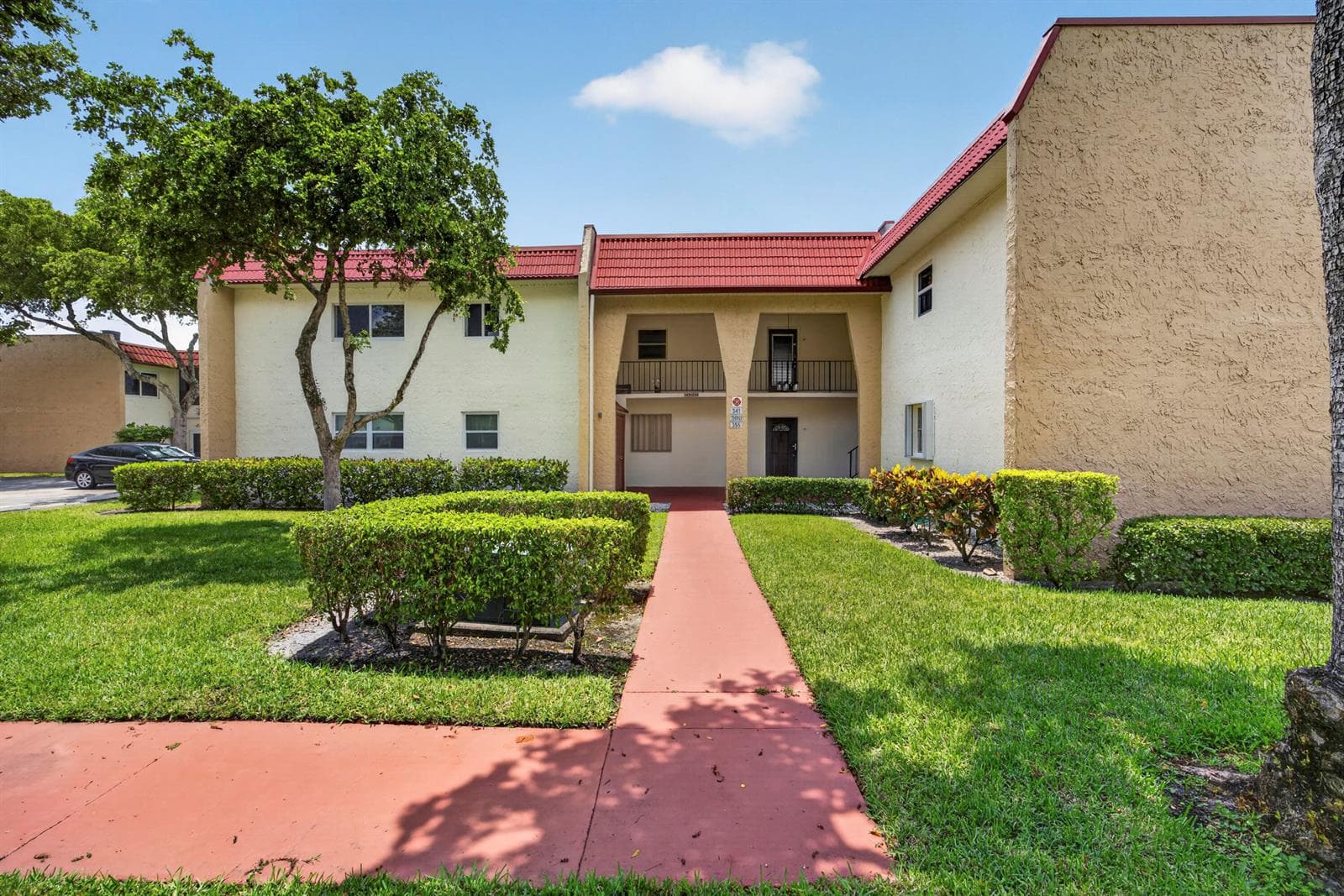 355 Lake Frances Drive, West Palm Beach, FL 33411 — zdjęcie 2