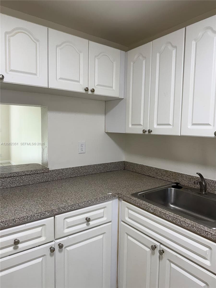 7825 Fairview Dr # 204, Tamarac, FL 33321