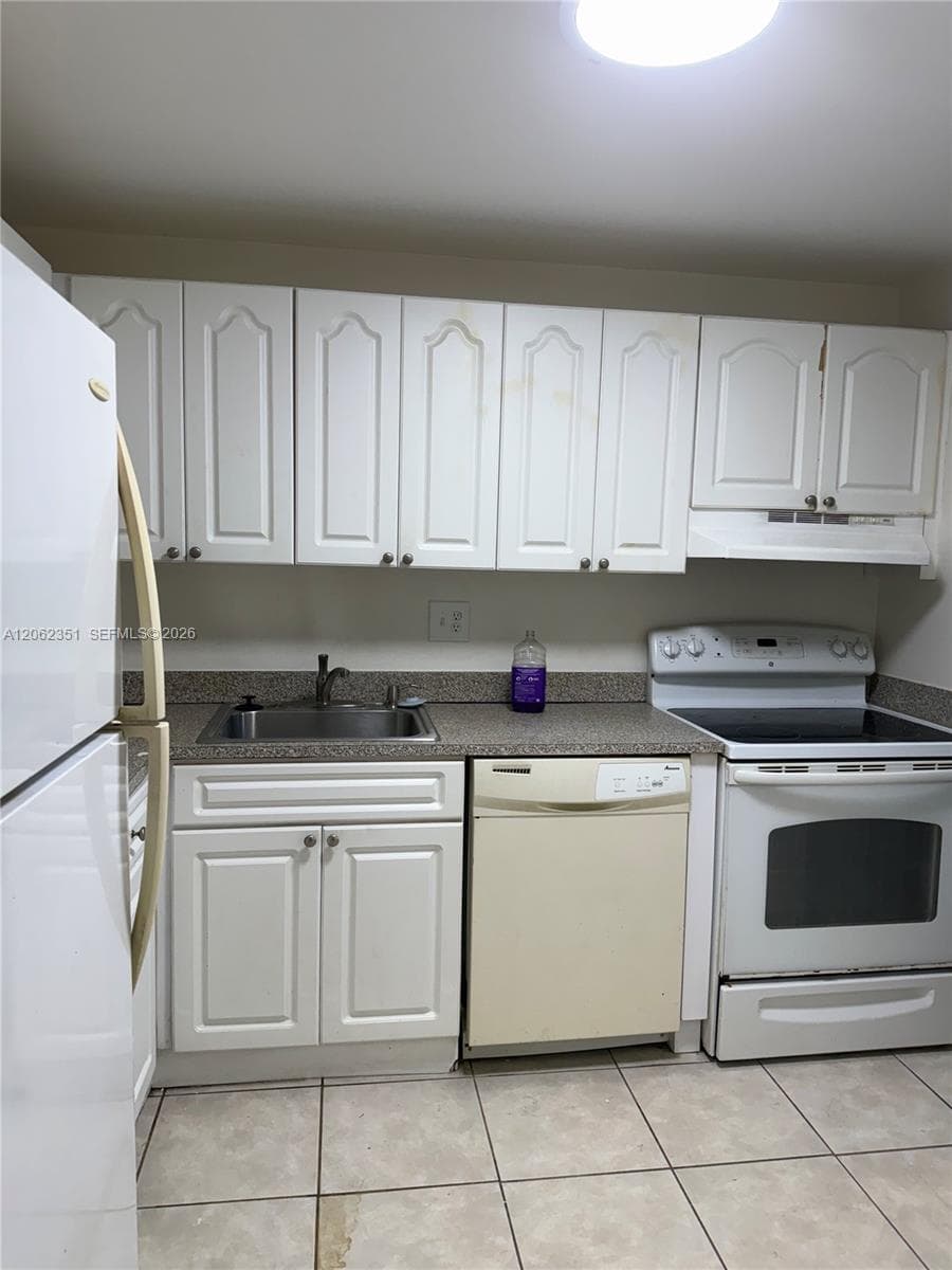 7825 Fairview Dr # 204, Tamarac, FL 33321 — zdjęcie 4