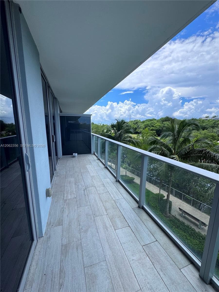 16385 Biscayne Blvd # 305, North Miami Beach, FL 33160 — zdjęcie 2