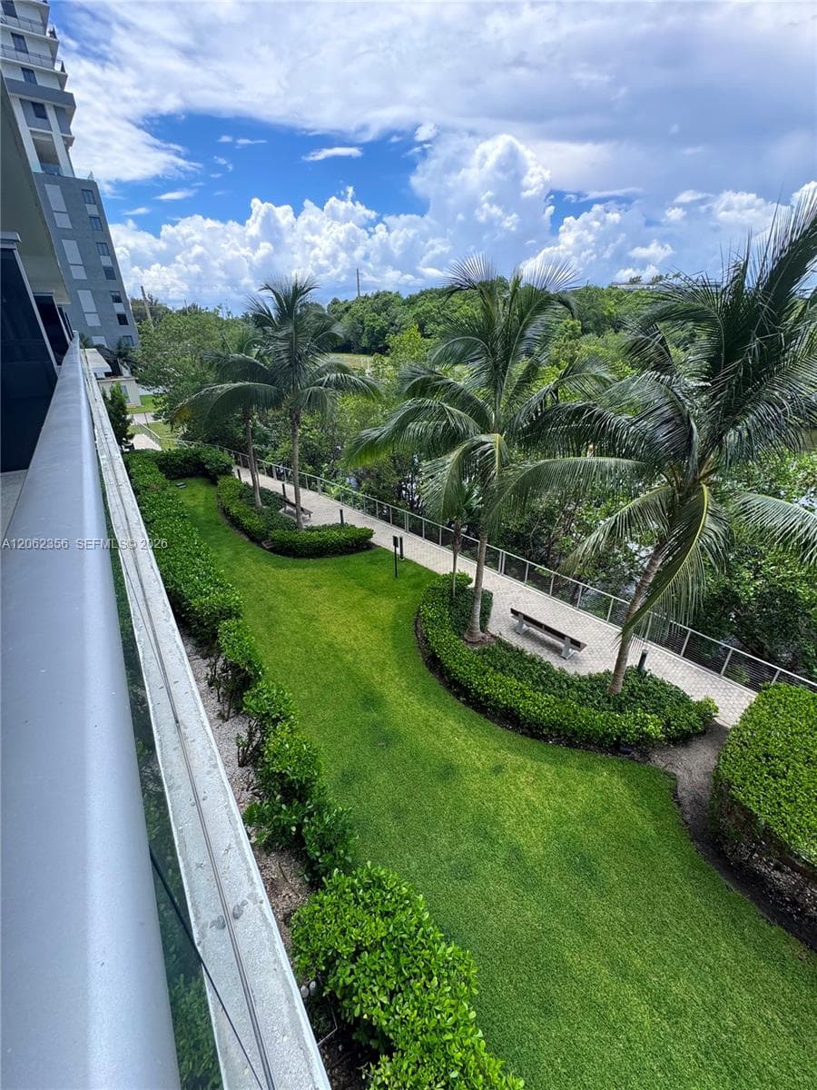 16385 Biscayne Blvd # 305, North Miami Beach, FL 33160 — zdjęcie 3