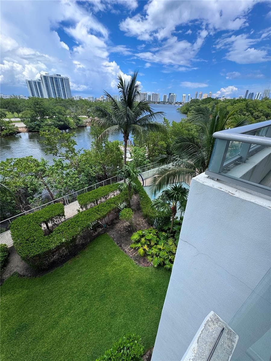 16385 Biscayne Blvd # 305, North Miami Beach, FL 33160 — zdjęcie 5