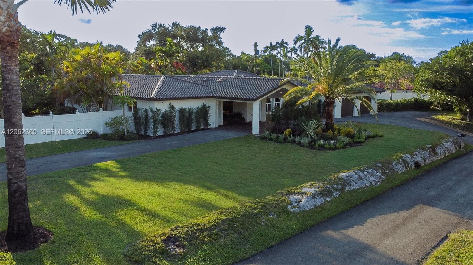 9980 SW 83rd Ave, Miami, FL 33156