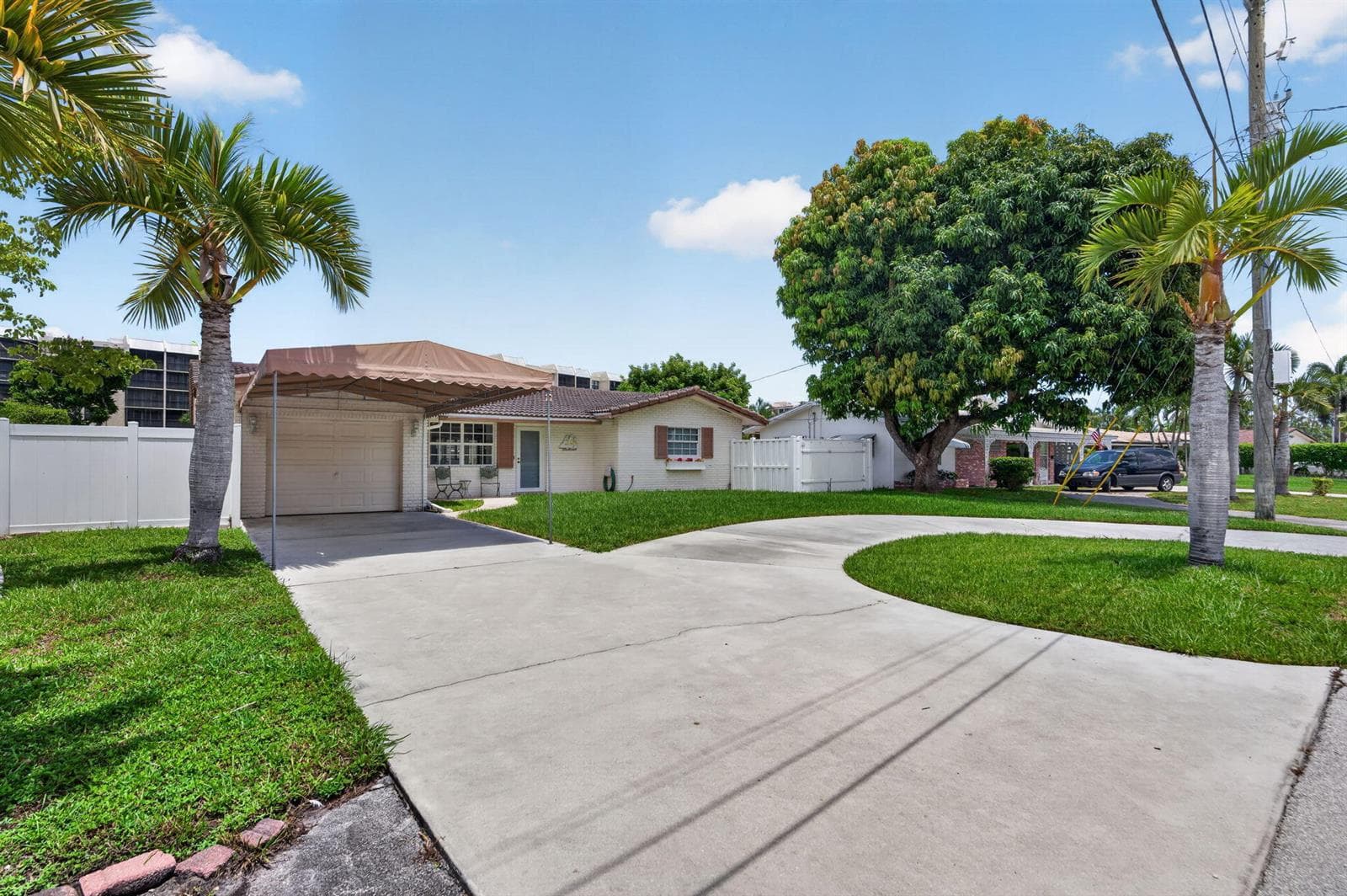535 NE 8th Avenue, Deerfield Beach, FL 33441 — zdjęcie 2