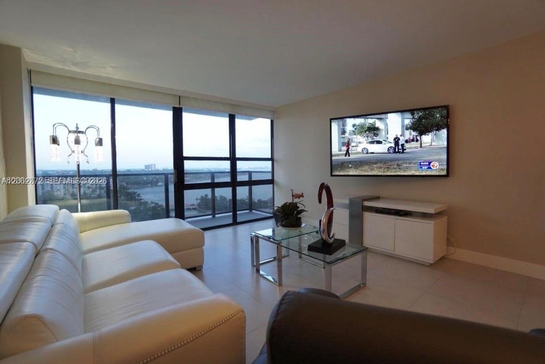600 NE 36th St # 1214, Miami, FL 33137 — zdjęcie 5