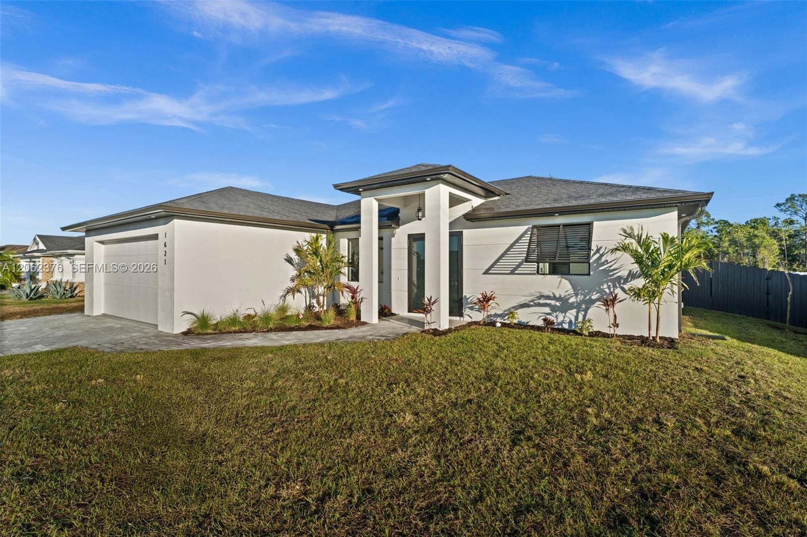 1621 NW 23rd Ter, Cape Coral, FL 33993 — zdjęcie 2