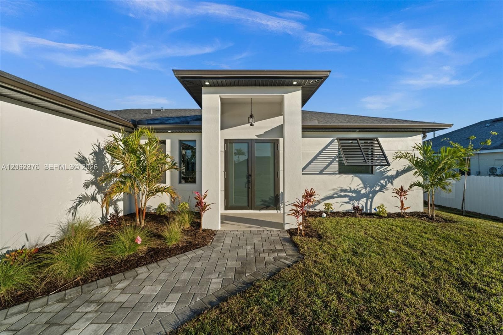 1621 NW 23rd Ter, Cape Coral, FL 33993 — zdjęcie 3
