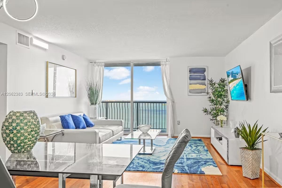 1200 Brickell Bay Dr # 2502, Miami, FL 33131 — zdjęcie 3