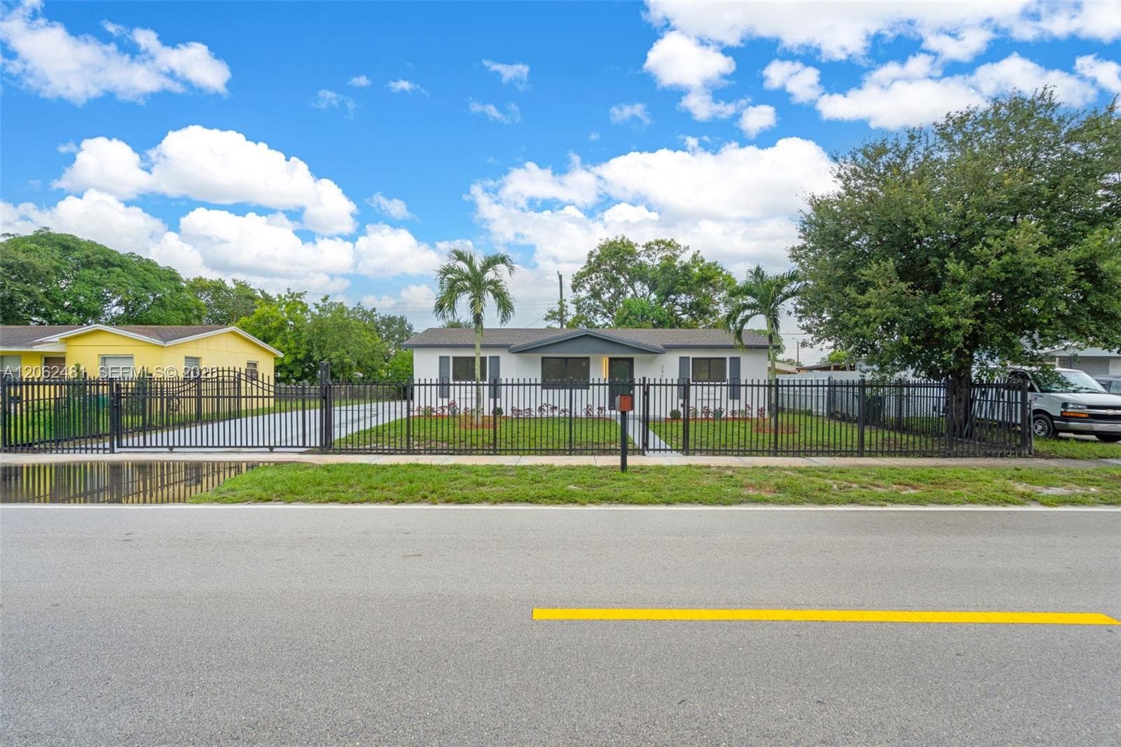 3400 NW 211th St, Miami Gardens, FL 33056