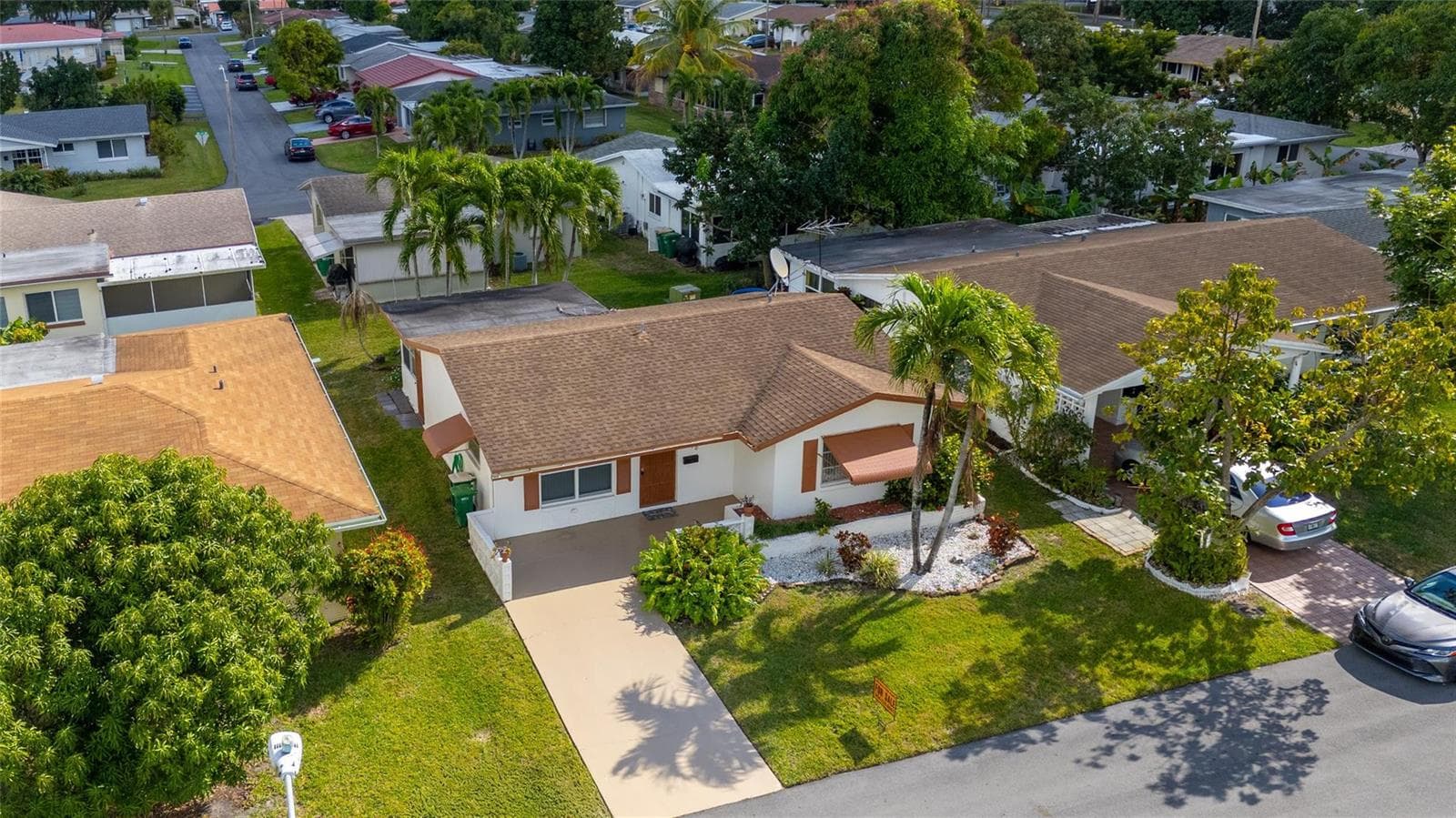 5710 NW 68th Terrace, Tamarac, FL 33321 — zdjęcie 2