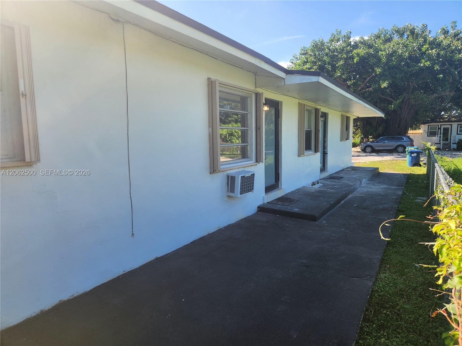 836 NW 98th St, Miami, FL 33150 — zdjęcie 2
