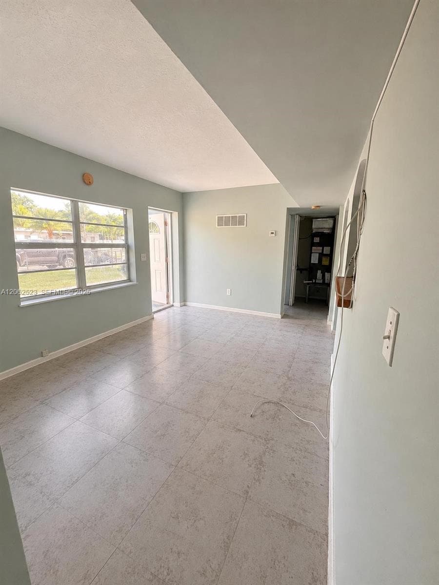 15485 Harrison Dr, Homestead, FL 33033 — zdjęcie 2