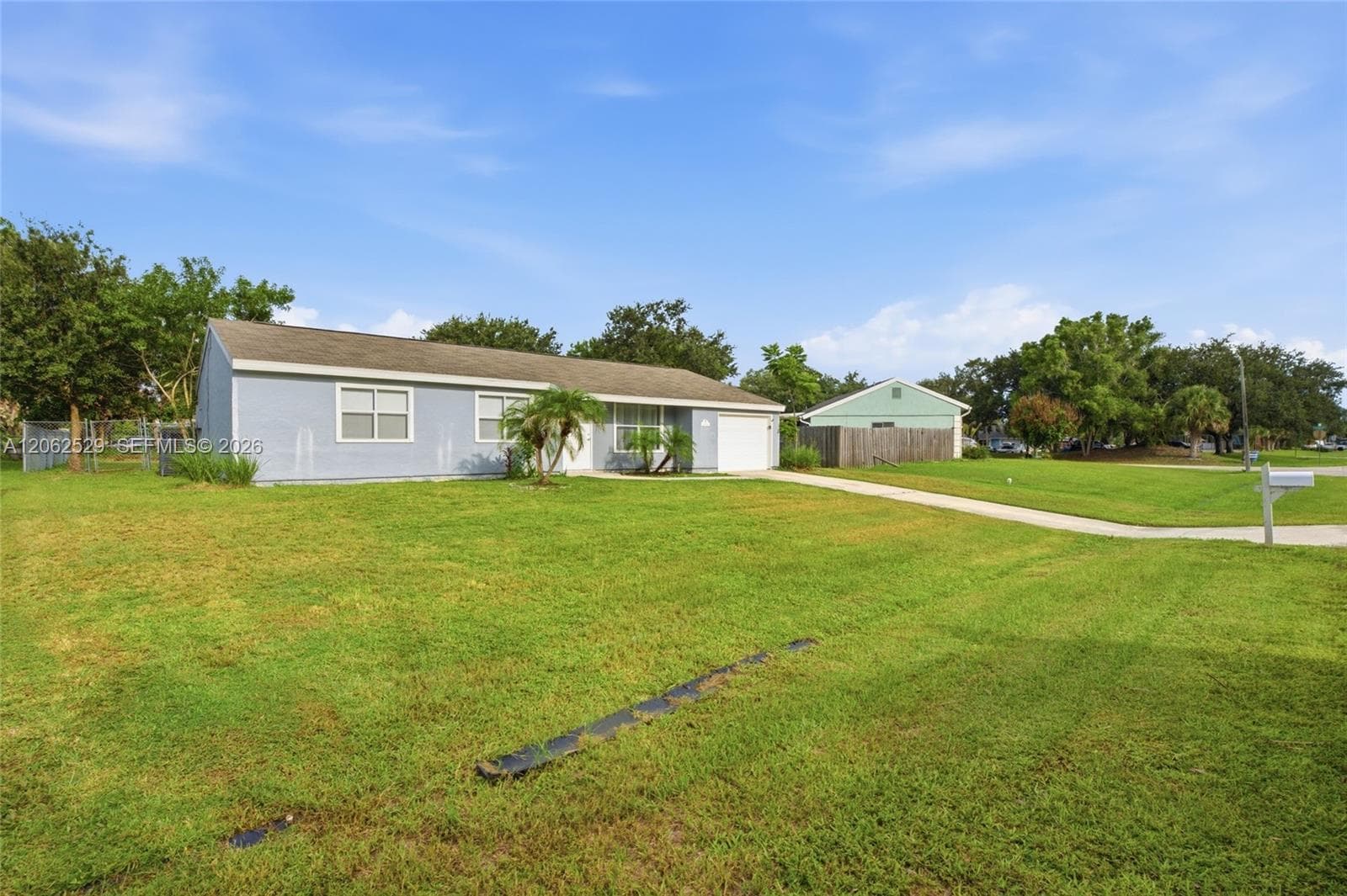205 SW Kentwood Rd, Port St. Lucie, FL 34953 — zdjęcie 2