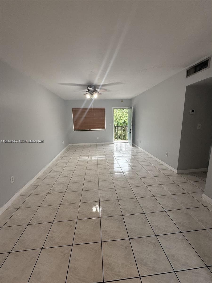 7505 SW 82nd St # 314, Miami, FL 33143 — zdjęcie 3