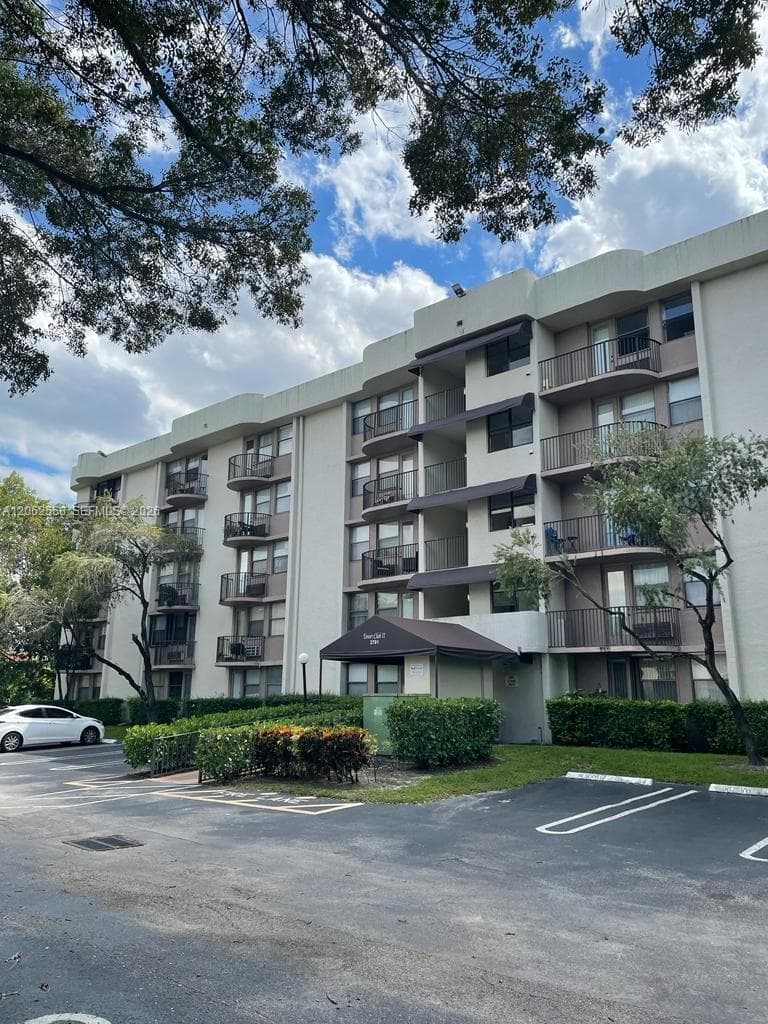 2771 Riverside Dr # 307-A, Coral Springs, FL 33065