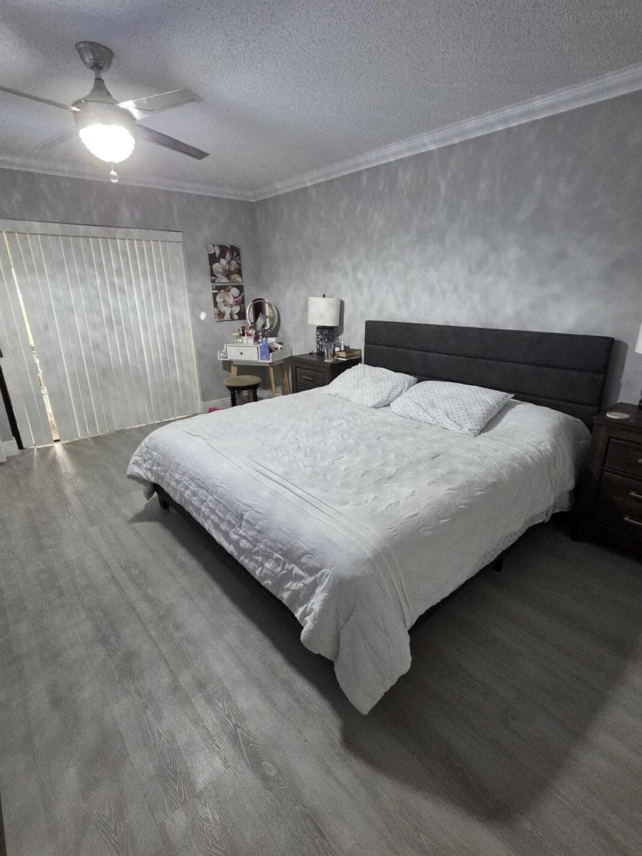 3703 Hertford Court, FL 33463 — zdjęcie 4