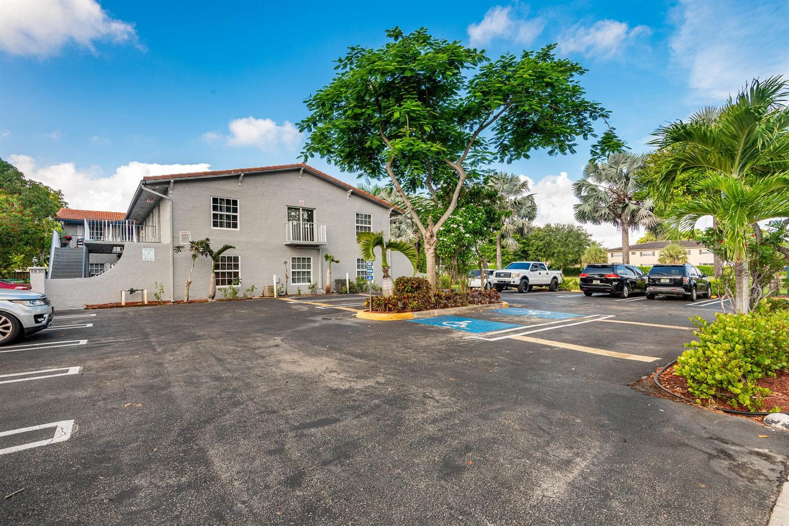 8830 W SAMPLE Road # 3, Coral Springs, FL 33065 — zdjęcie 2