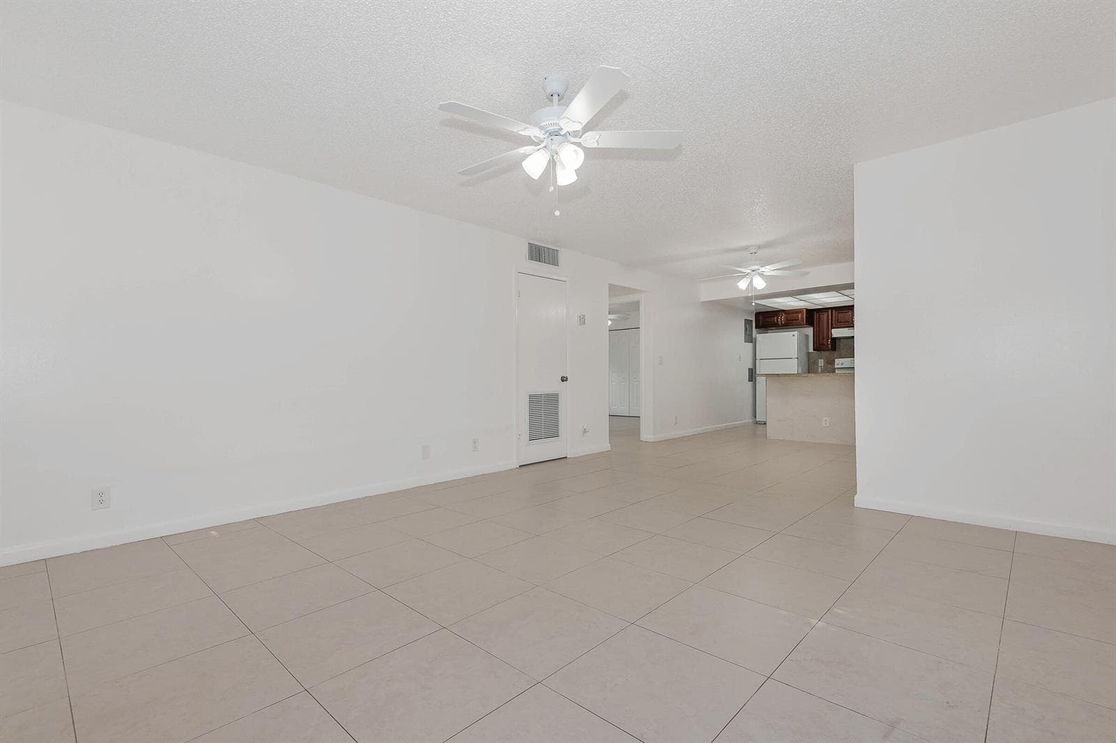 8830 W SAMPLE Road # 3, Coral Springs, FL 33065 — zdjęcie 5