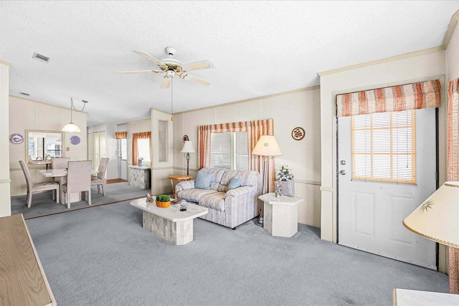 484 TROPICAL ISLES Circle # D-32, Fort Pierce, FL 34982 — zdjęcie 5