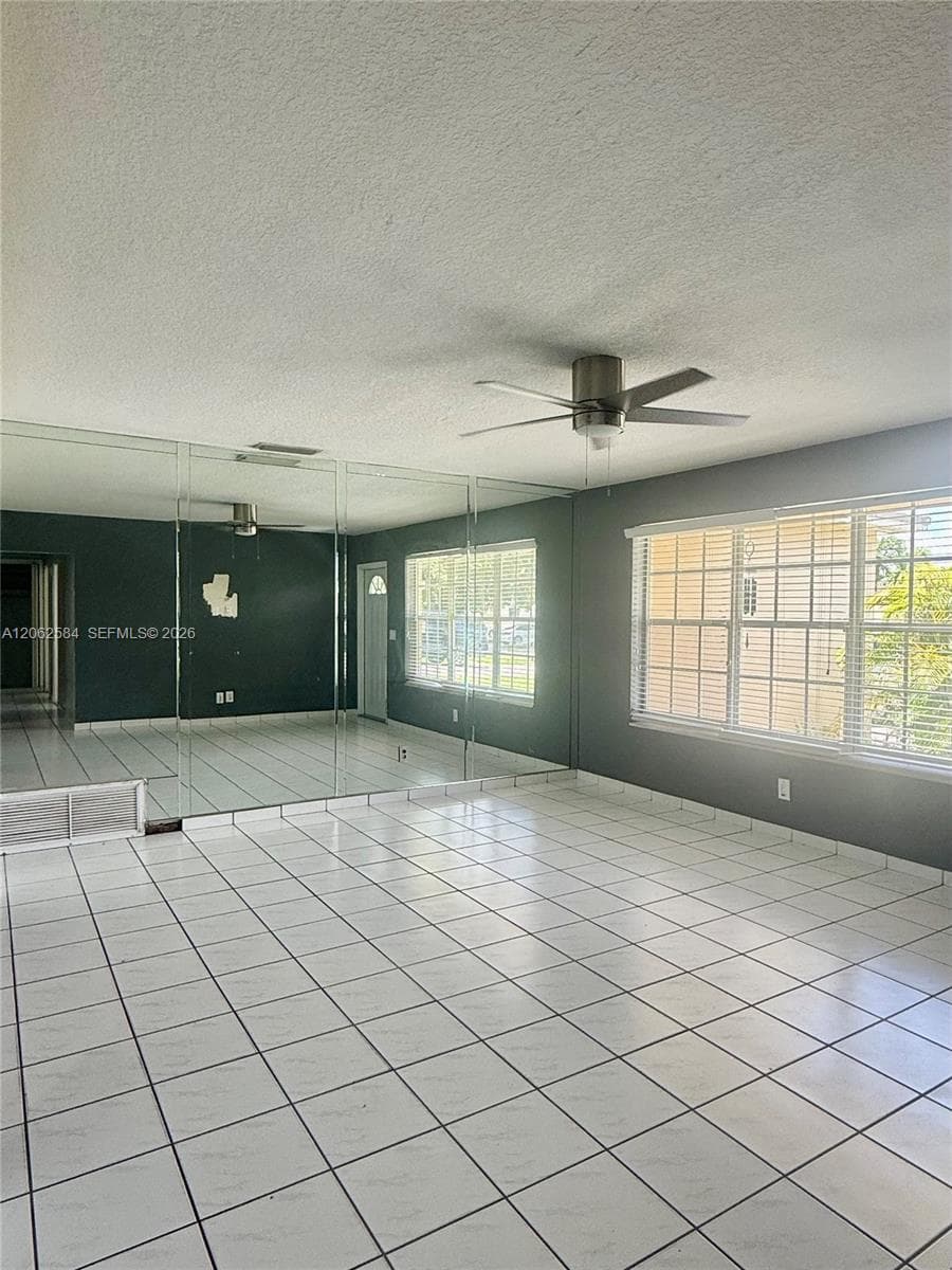7710 NW 5th St, Pembroke Pines, FL 33024 — zdjęcie 2