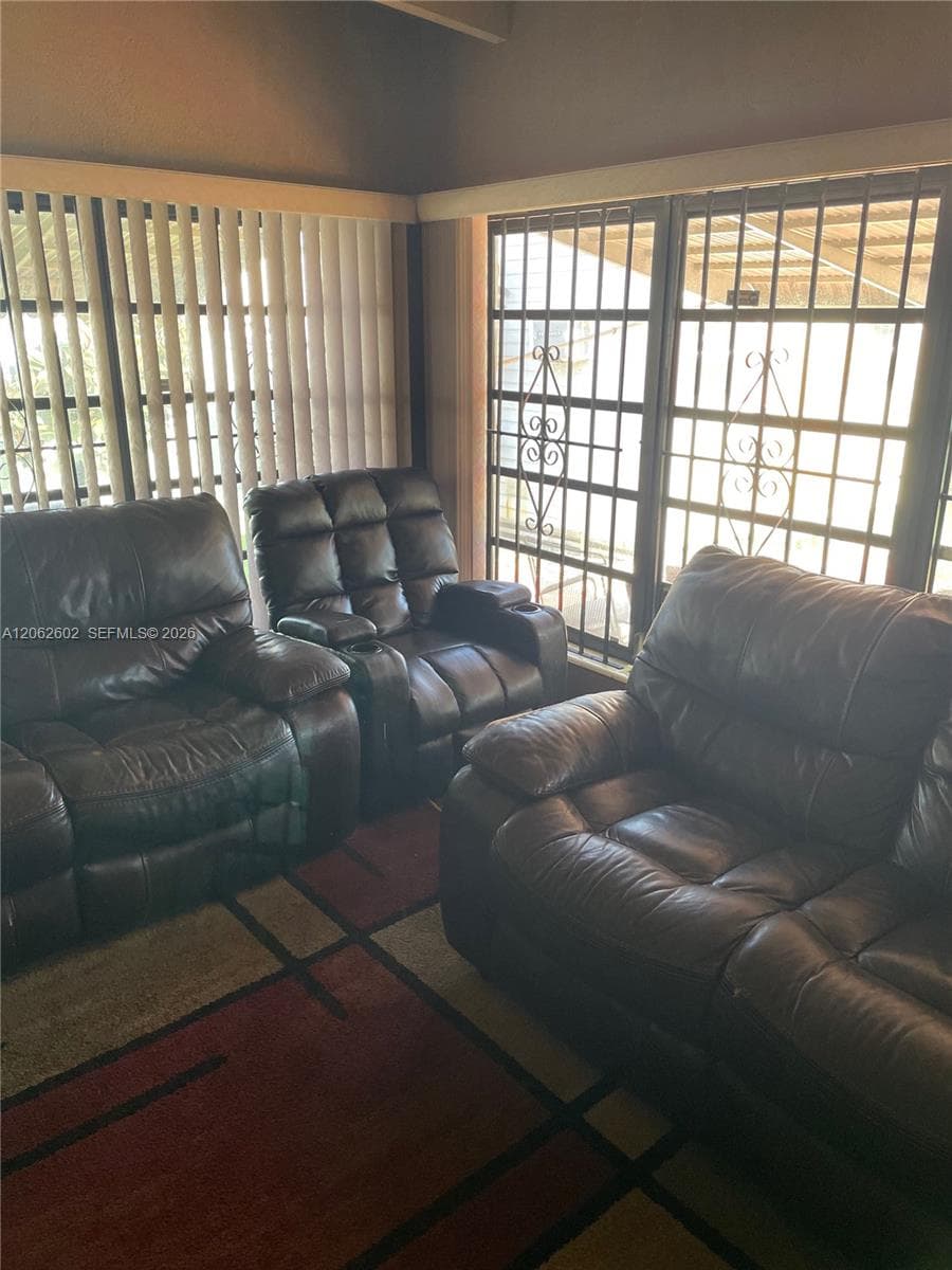 3265 NW 80th Ter, Miami, FL 33147 — zdjęcie 3