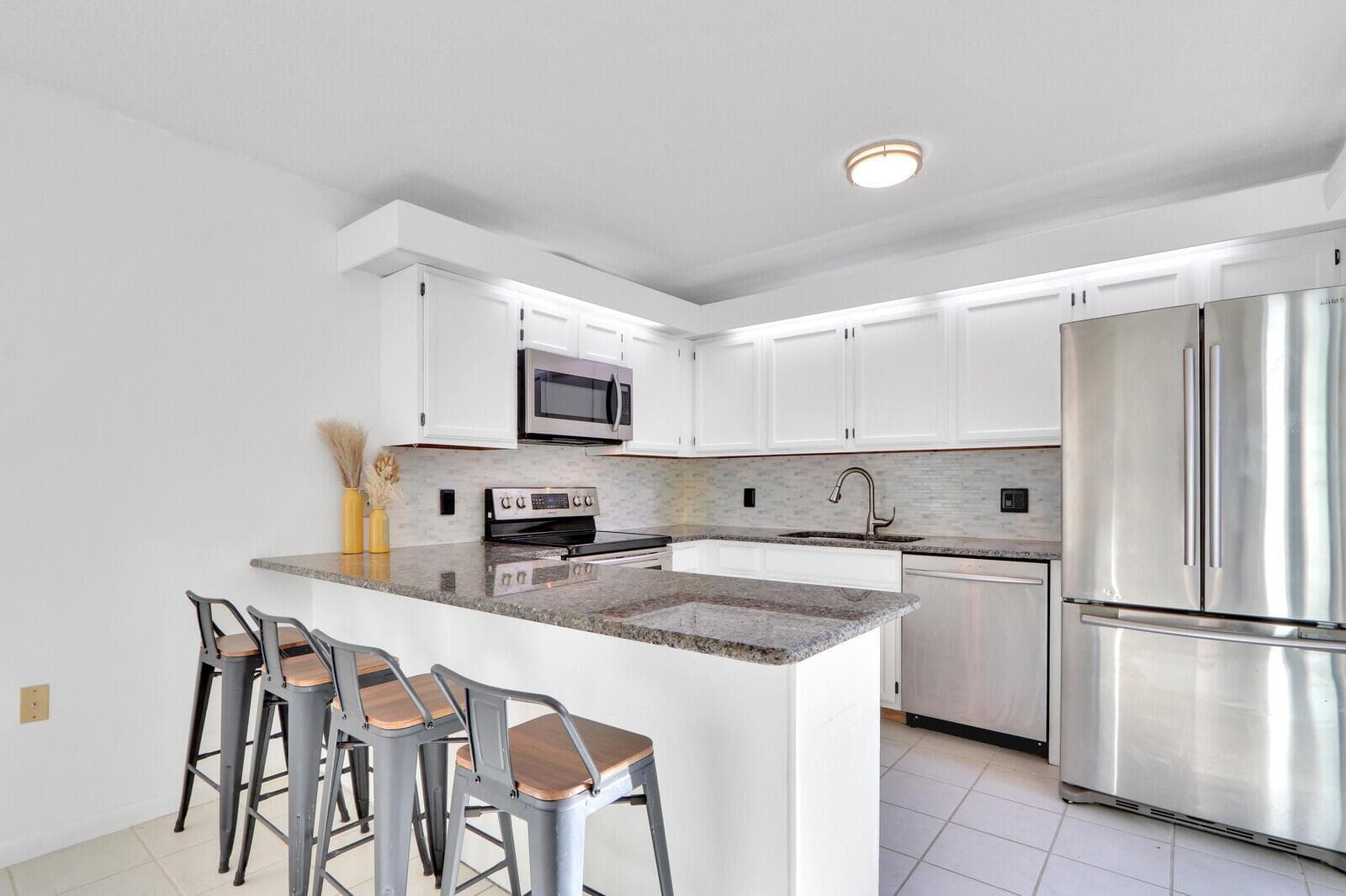 5633 SE WINDSONG Lane, Stuart, FL 34997 — zdjęcie 2