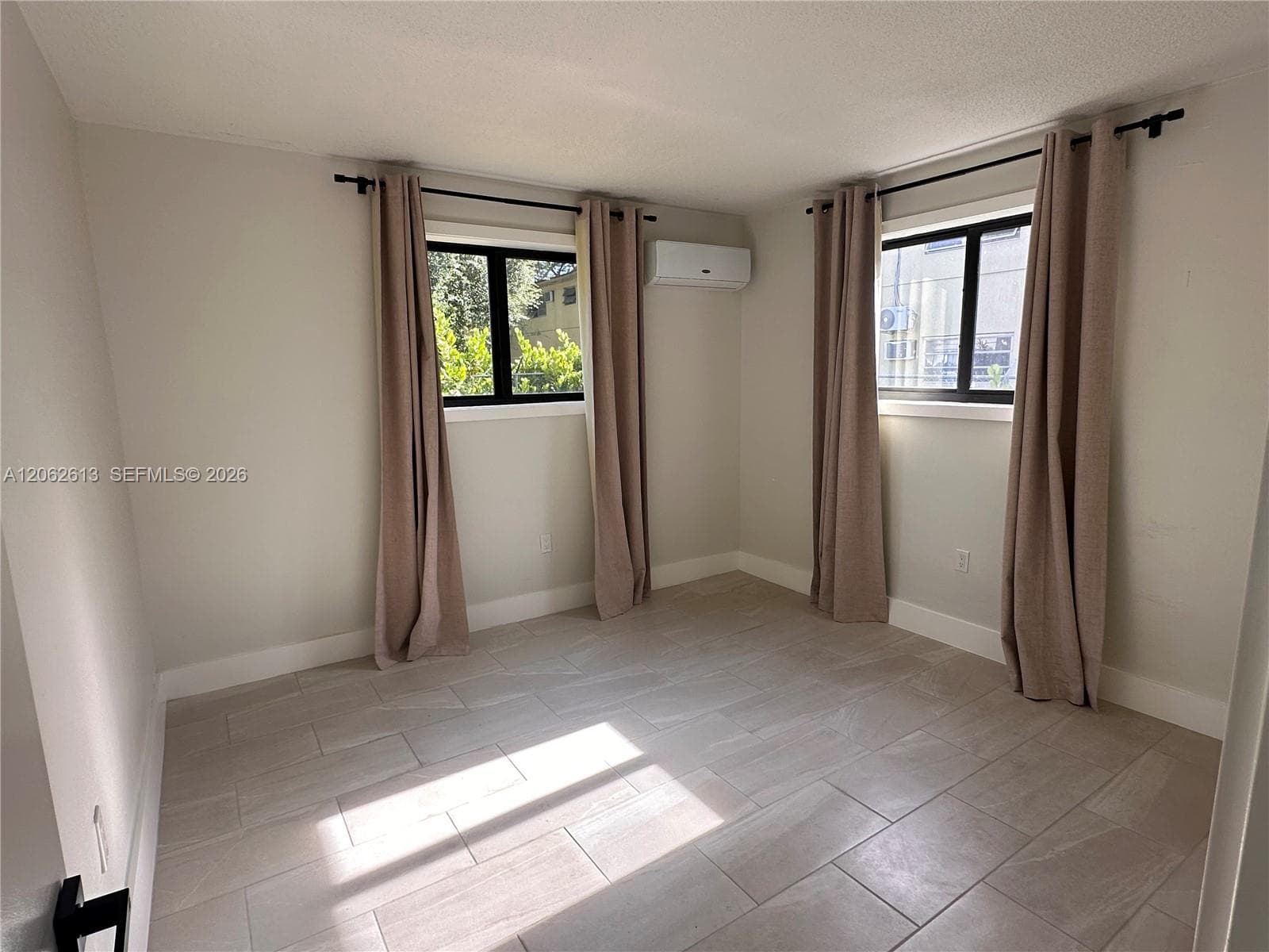 310 NE 78th St # 3, Miami, FL 33138 — zdjęcie 2