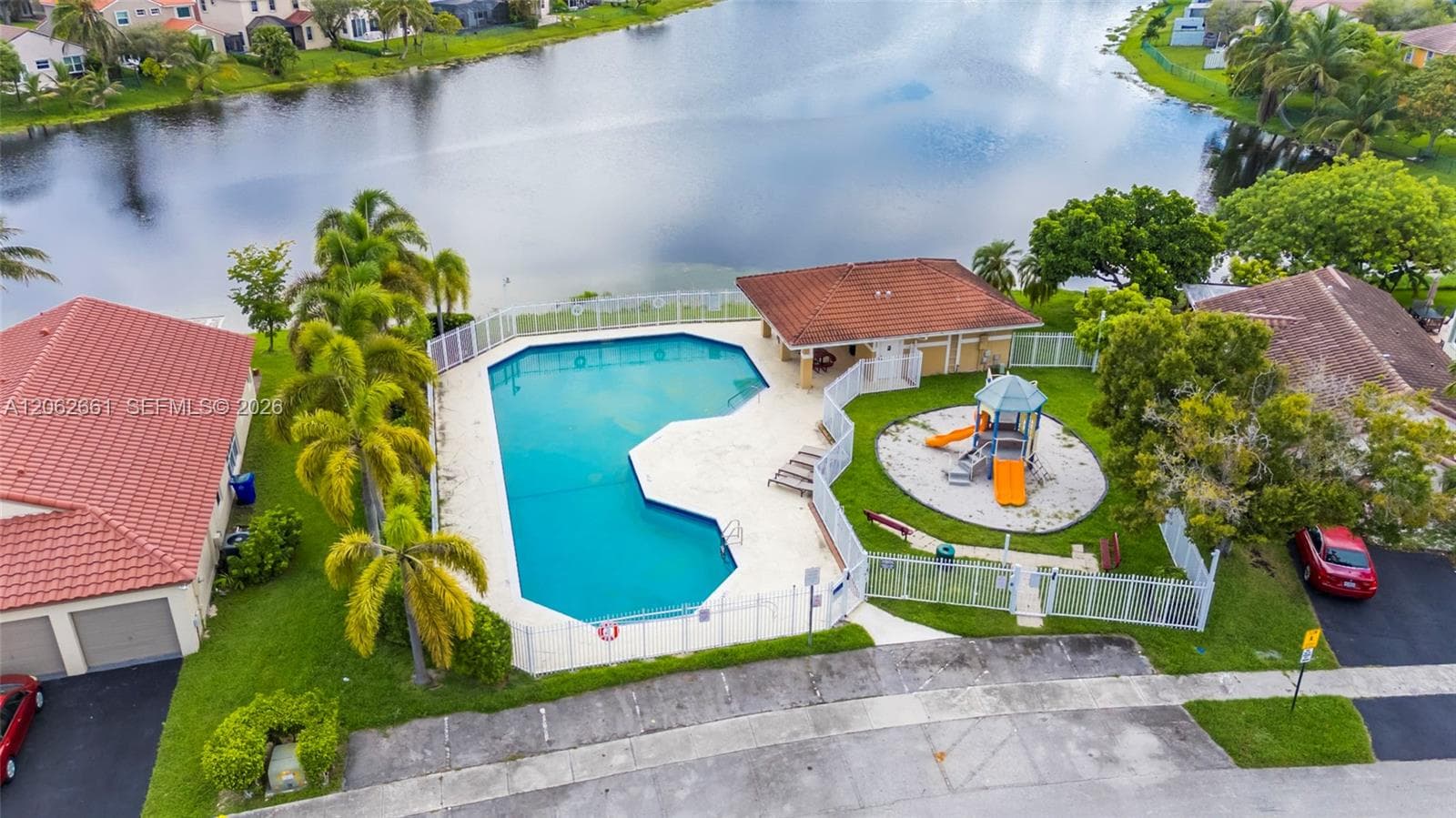 18451 NW 22nd St, Pembroke Pines, FL 33029 — zdjęcie 3
