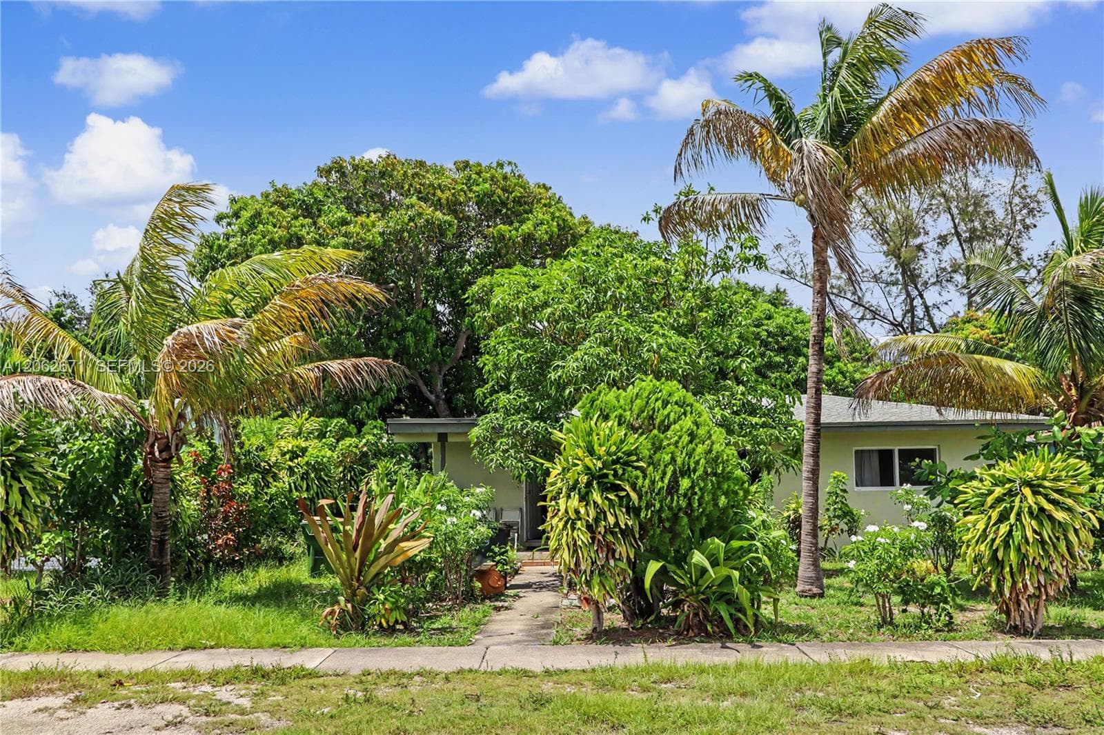 1155 NE 136th St, North Miami, FL 33161 — zdjęcie 2