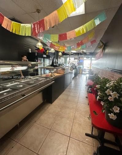 1426 W 49 St, Hialeah, FL 33012 — zdjęcie 4