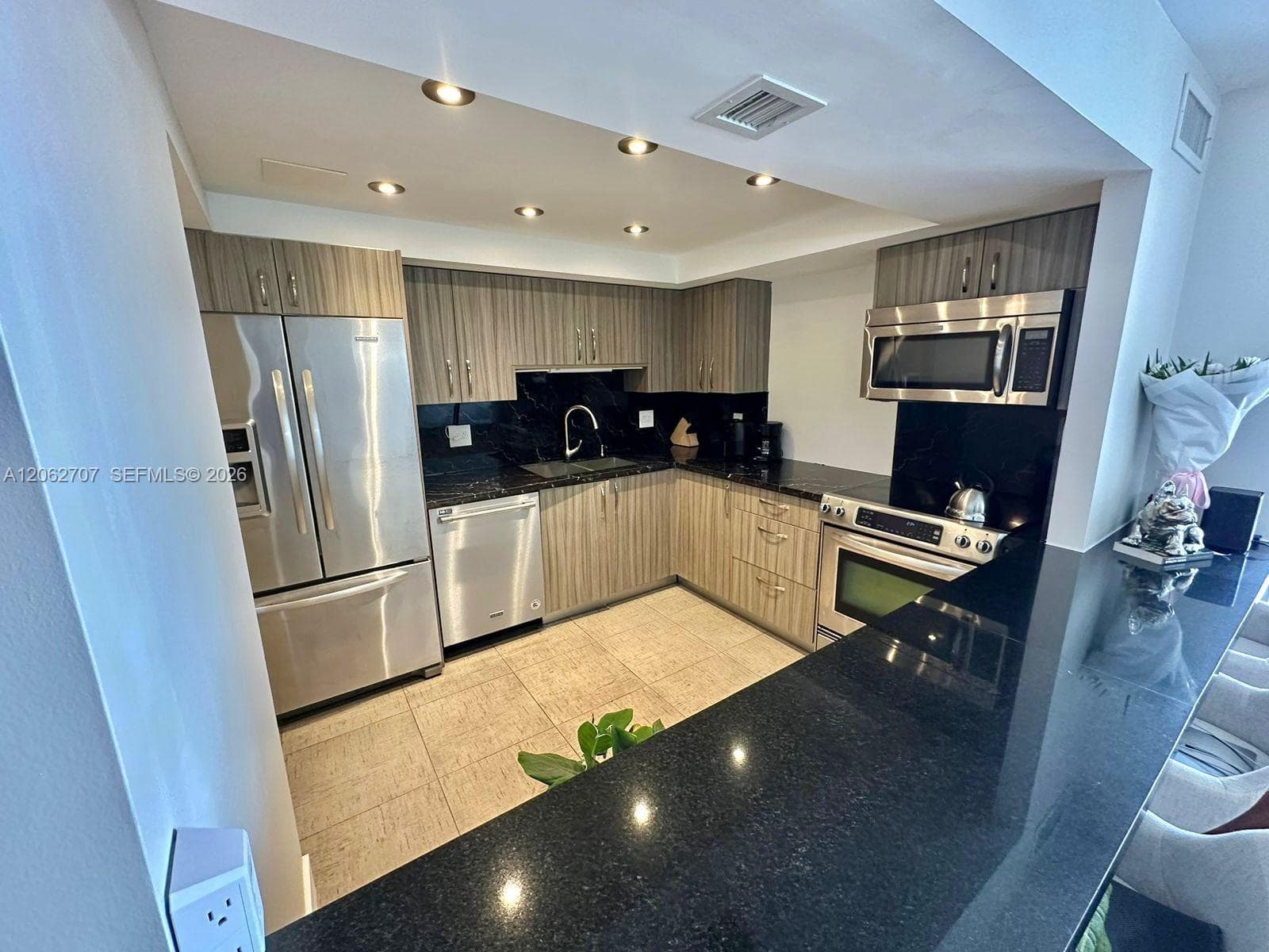 801 Three Islands Blvd # 412, Hallandale Beach, FL 33009 — zdjęcie 5