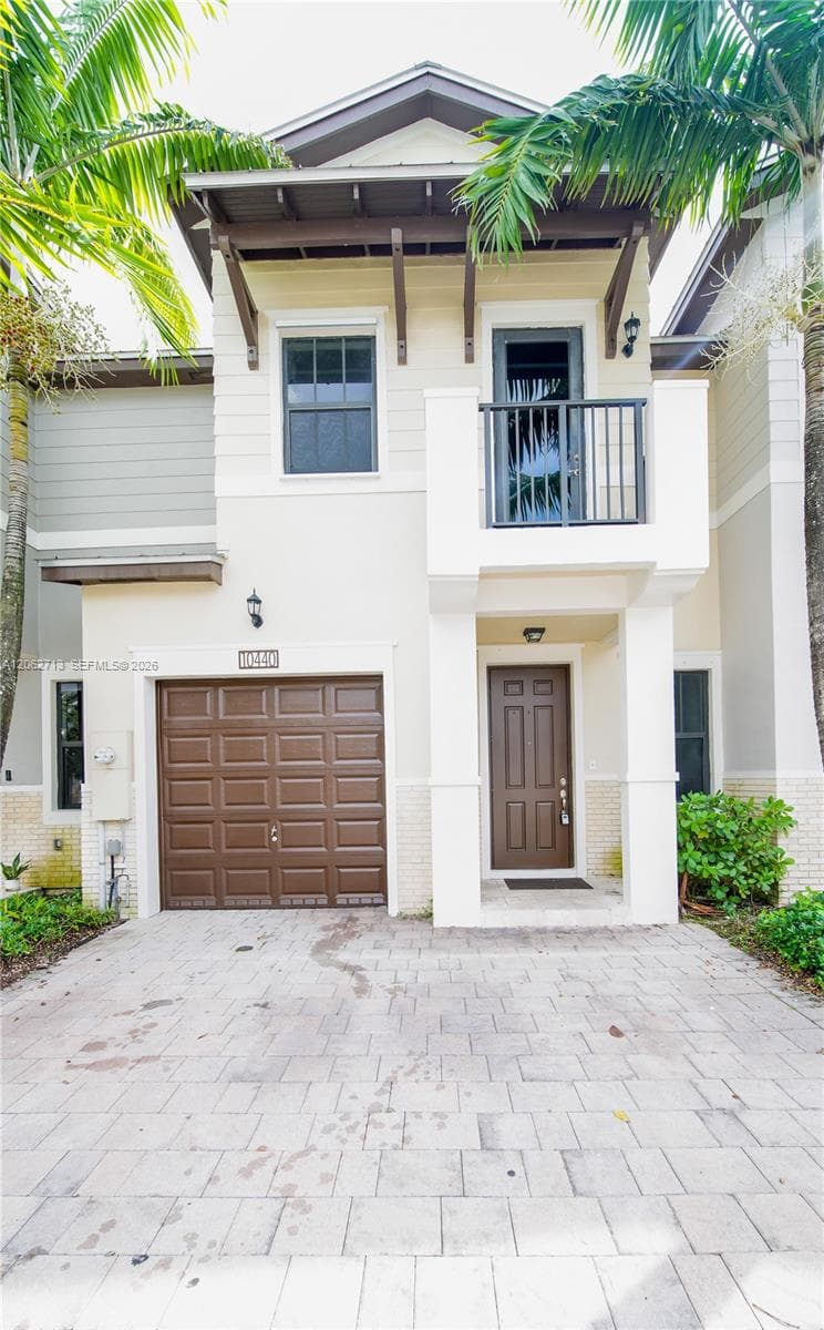10440 NW 61st Ln, Doral, FL 33178