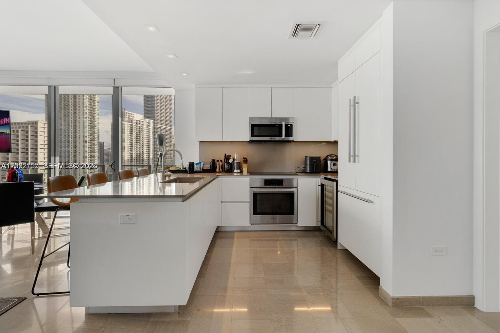 68 SE 6th St # 2101, Miami, FL 33131 — zdjęcie 2
