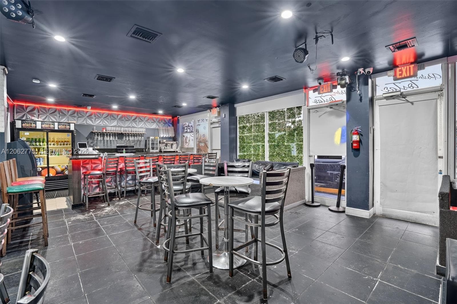 Cafeteria & Sports Bar For Sale In Hialeah, Hialeah, FL 33010 — zdjęcie 3