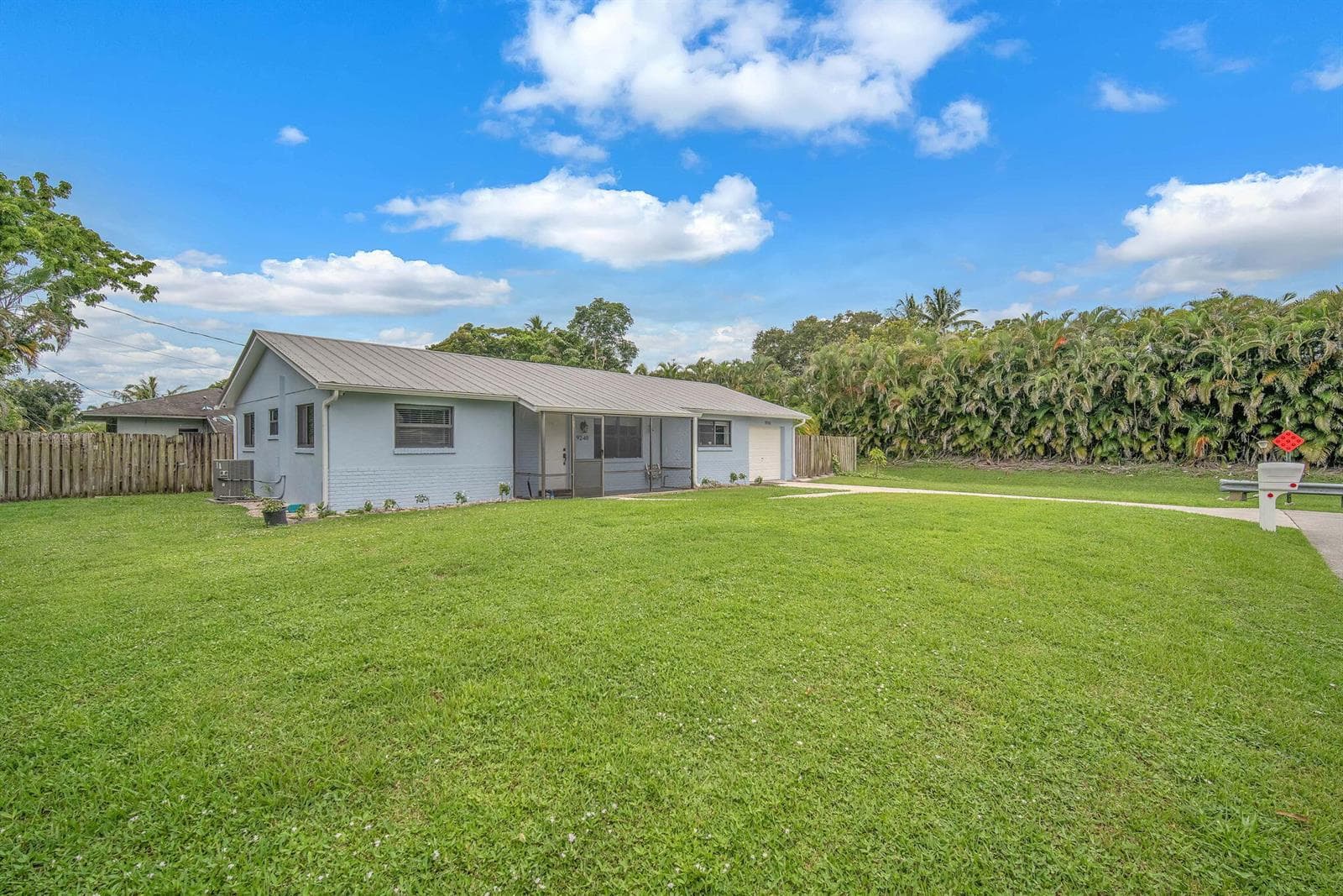 9240 HONEYWELL Road, Lake Worth, FL 33467 — zdjęcie 2