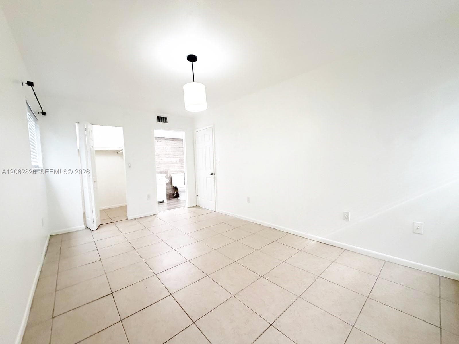 20681 NE 4th Pl # 101, Miami, FL 33179 — zdjęcie 4